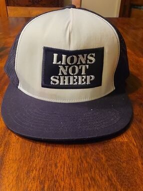 Lions Not Sheep Black And White  Mesh Trucker Snap Back NWOT
